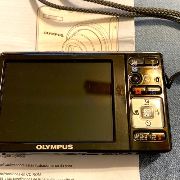 Gifted.  Olympus Digital Camera with all that came with it. Original cost $150. - Picture 9 of 9